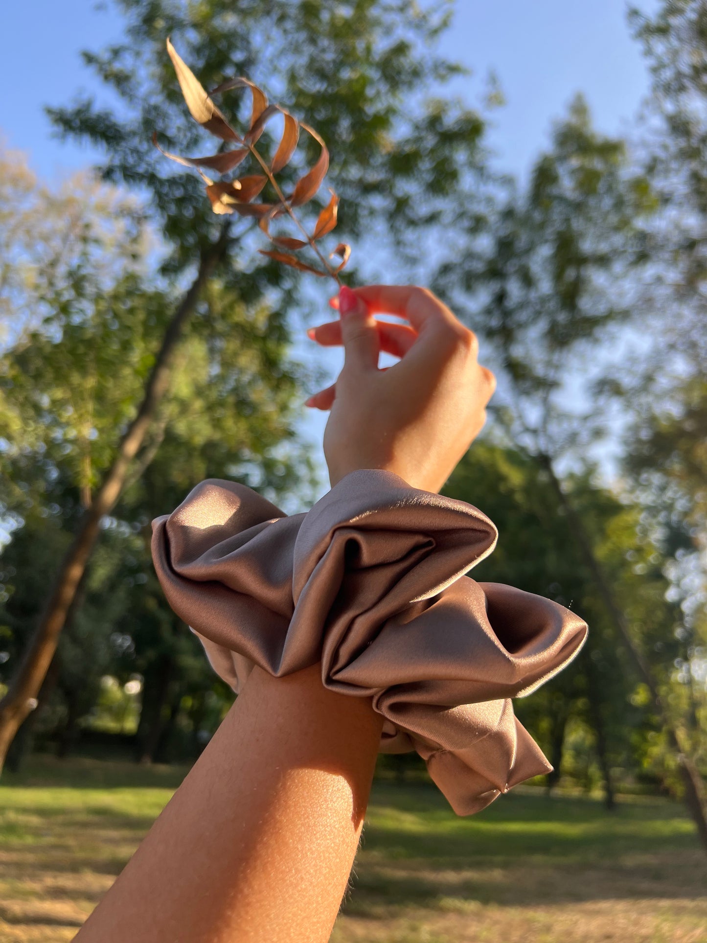 Nude Maxi Silk Satin Скрънчи