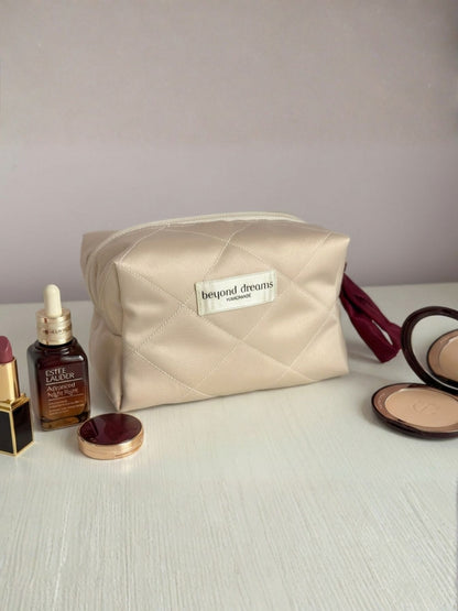 Satin Essentials Pouch Beige – сатенена козметична чантичка