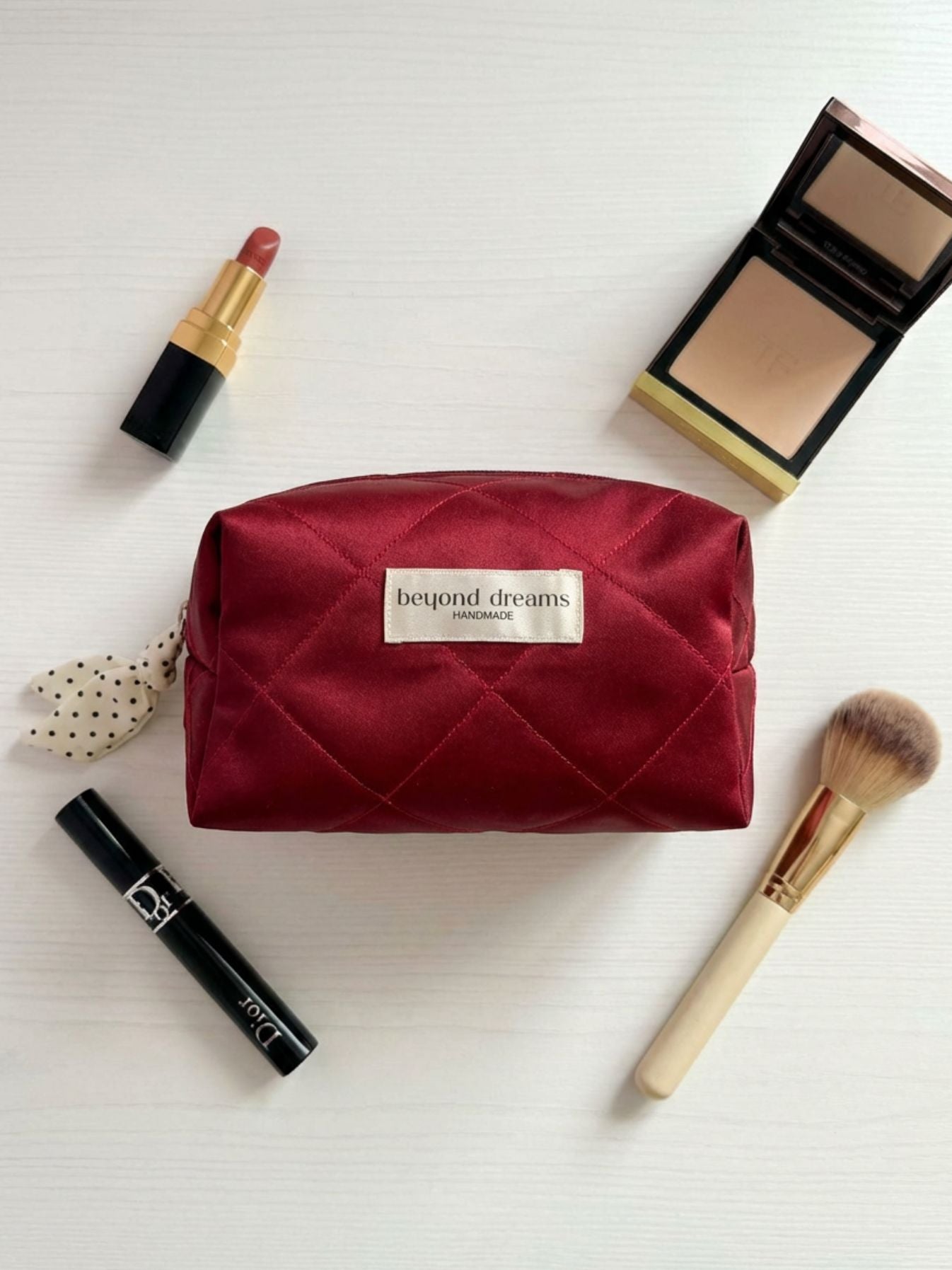 Satin Essentials Pouch Wine – сатенена козметична чантичка