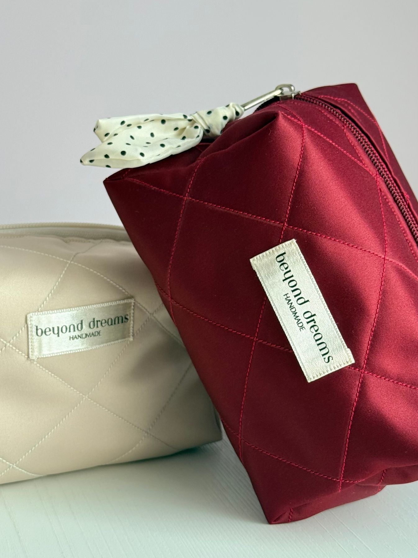 Satin Essentials Pouch Wine – сатенена козметична чантичка